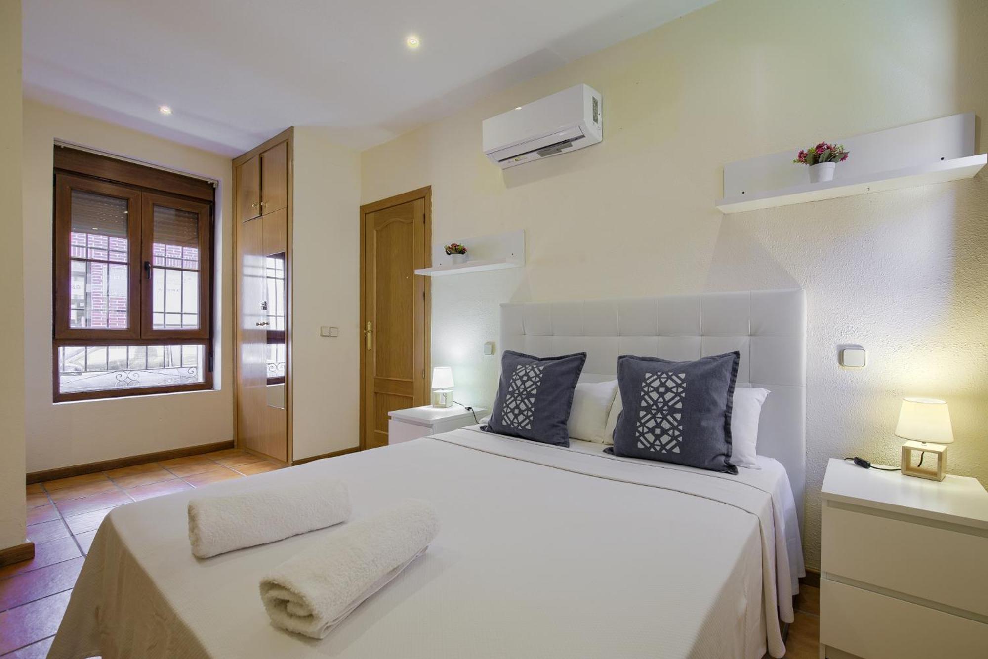 Casona 44 - Apartamento Para 2 Con Wifi, Ac Y Patio Exterior 阿尔卡拉德荷那利斯 外观 照片